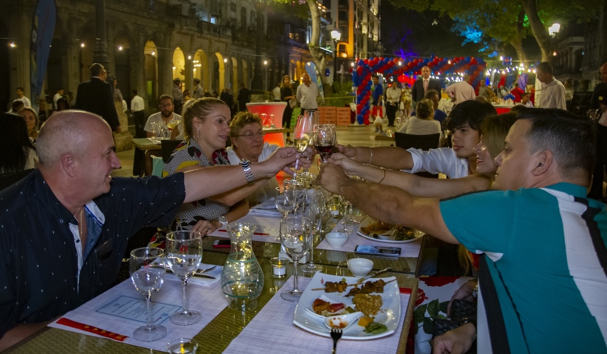 Cubanacan-cena-Paseo-del-Padro