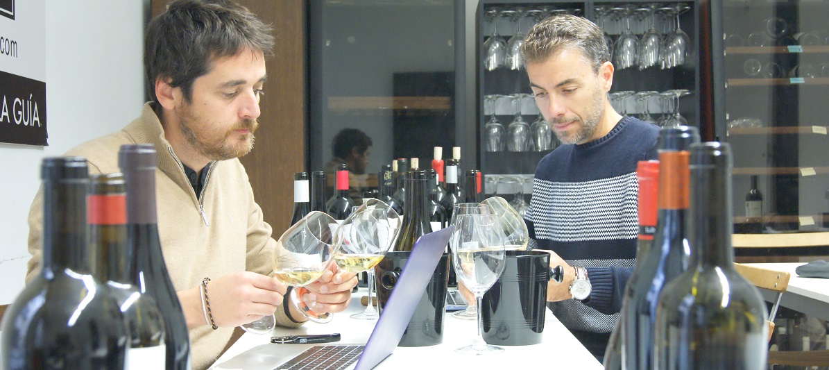 equipo de cata Guía Peñín