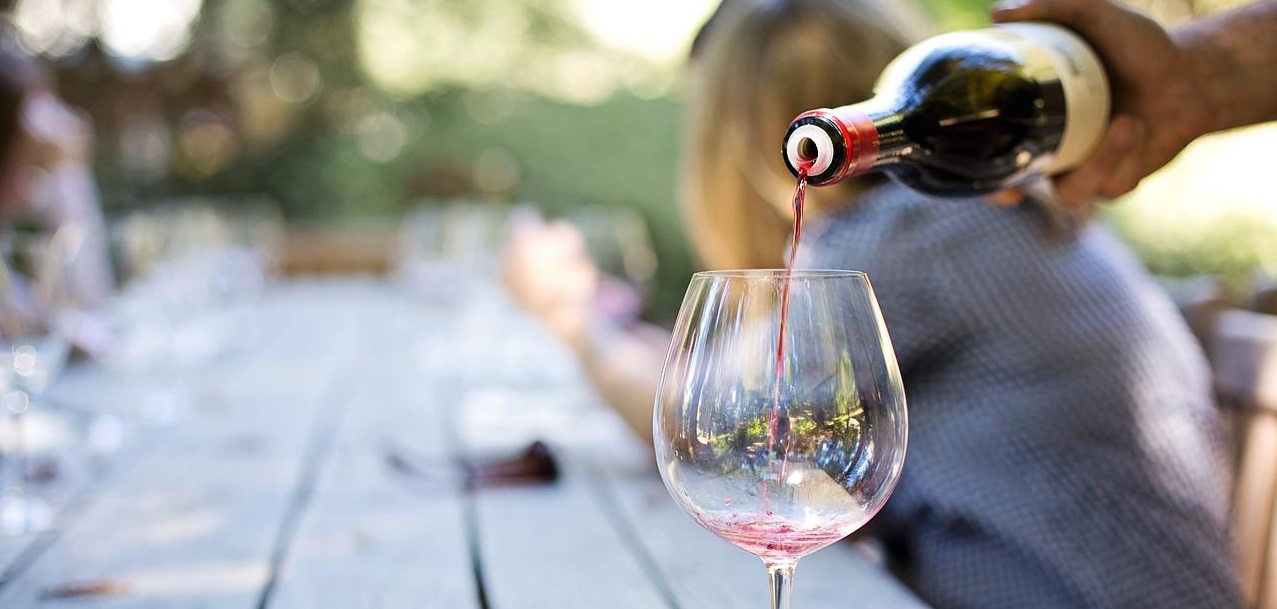 copa de vino y botella