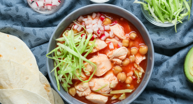 Pozole guiso de maiz mexicano