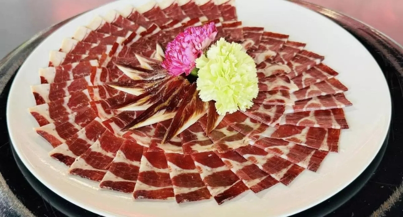 plato de jamón más grande del mundo en Huelva