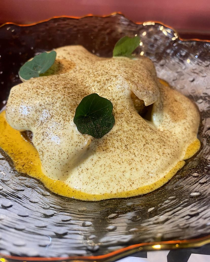 Wonton charsiu a la carbonara con 5 especias chinas