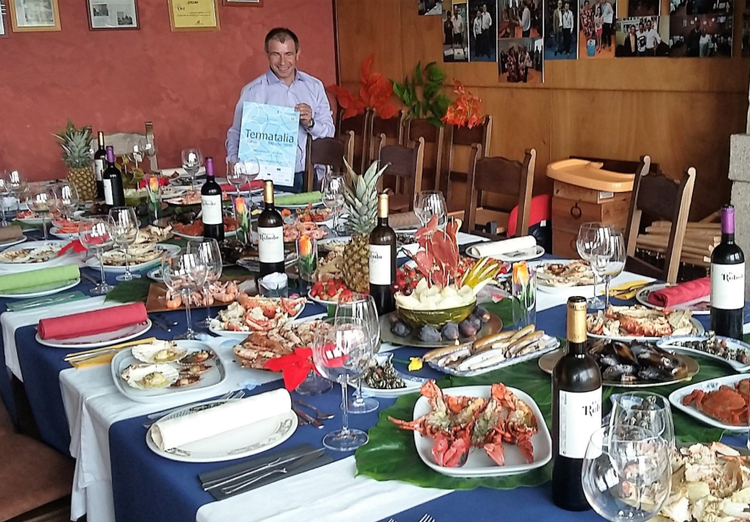 Carlos Crespo, en su restaurante de Ourense.