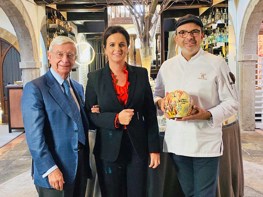 Rafael Ansón con Marián Martínez y Jesús Sánchez en el Cenador de Amós.