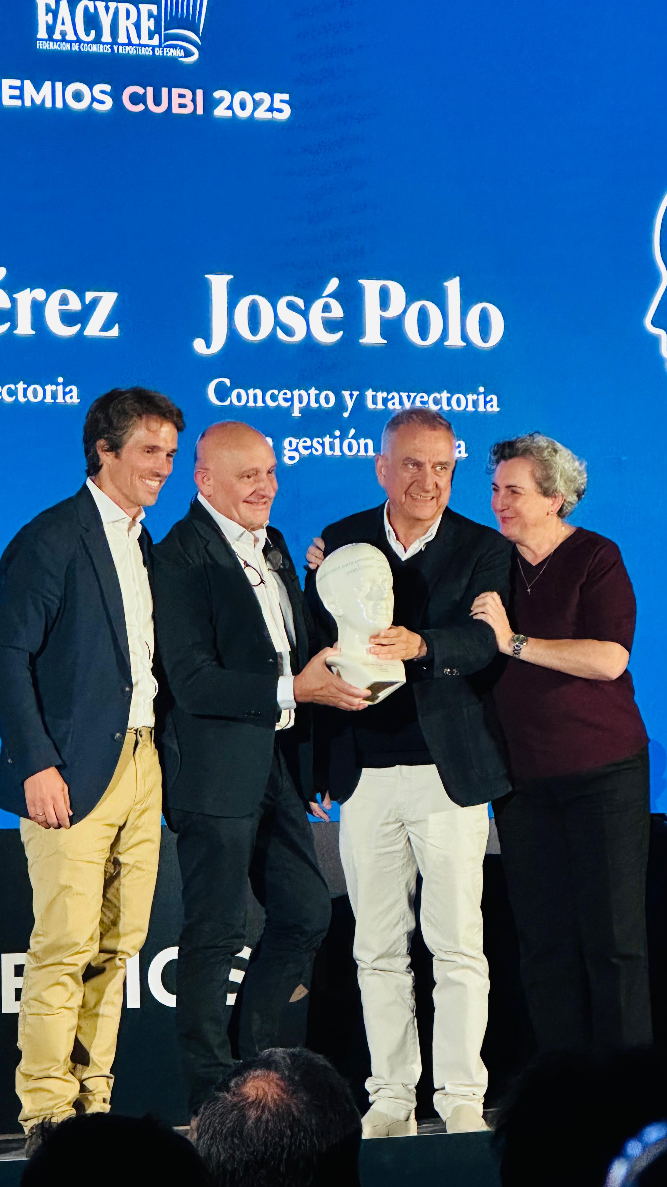 Nino Redruello, Toño Pérez, José Polo y Pepa Muños en Premios Cubí