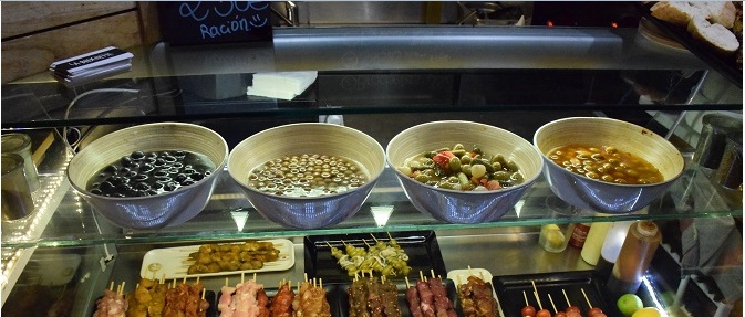 Las primeras aceitunas de la temporada llegan al Mercado de San Ildefonso