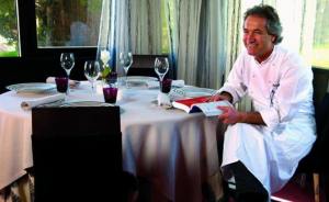 Carlos Oyarbide, jurado en la final de la Xl edición del “Campeonato de Pintxos Amstel Oro”