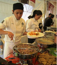 Chefs al Rescate organiza kermés con sabor a lealtad