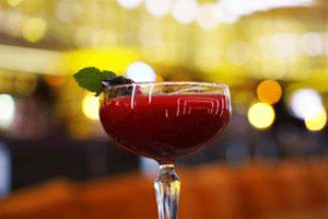 Cócteles y tapas de película en Platea