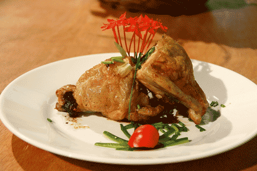 Recetas de la cocina regional santiaguera: “Pollo relleno con piña y vegetales”