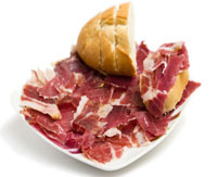 España incrementa las exportaciones de jamón y paleta curados