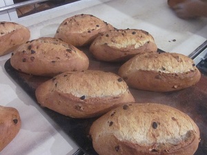 El secreto del pan que se sirve en los mejores restaurantes de Madrid