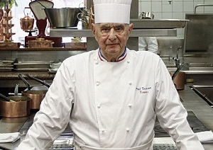 Paul Bocuse es nombrado el chef del siglo