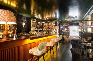 Salmón Gurú. Una coctelería a contracorriente