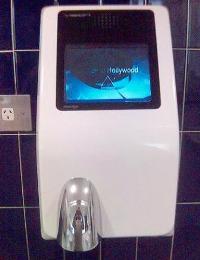 Los “seca manos” de aire favorecen la contaminación bacteriana