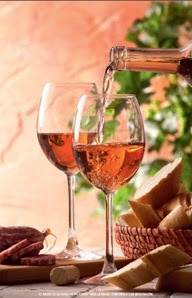 Los vinos blancos y rosados “hacen su agosto” en verano
