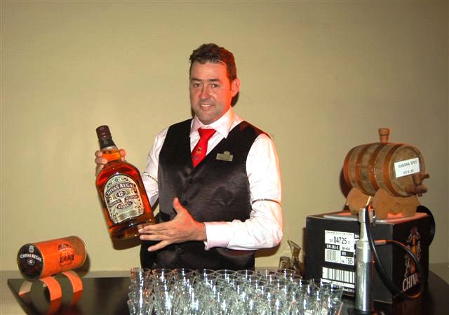Bartender de Restaurante Waoo!!! gana competencia de Chivas Regal en Cuba