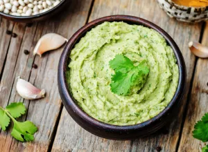 Aguacate-Hummus