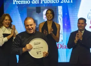 Premios Nacionales a la Gastronomía Dominicana-Leandro-Díaz-Premio-del-Público