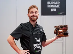 Burger Combat-Mikel Galán 