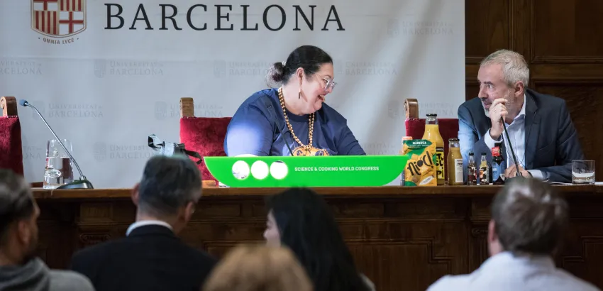  Jordi Tresserras Coordinador y moderador del bloque de ponencias de Procesos gastronómico-científicos >> en las Cocinas del mundo y Denise Araujo (Delegación SCWC Barcelona-Brasil)